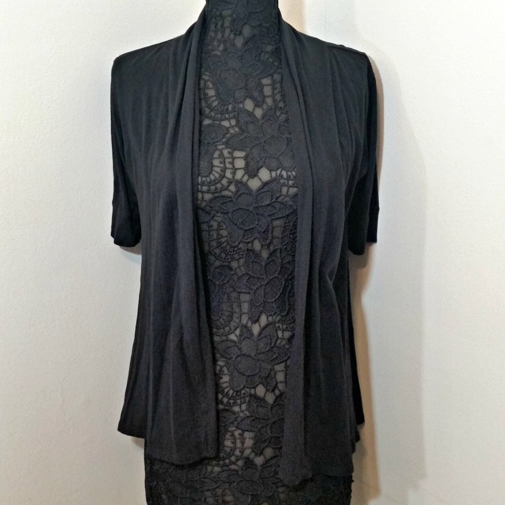 <3 EXPRESS WOMEN'S CARDIGAN SIZE S BLACK SHORT